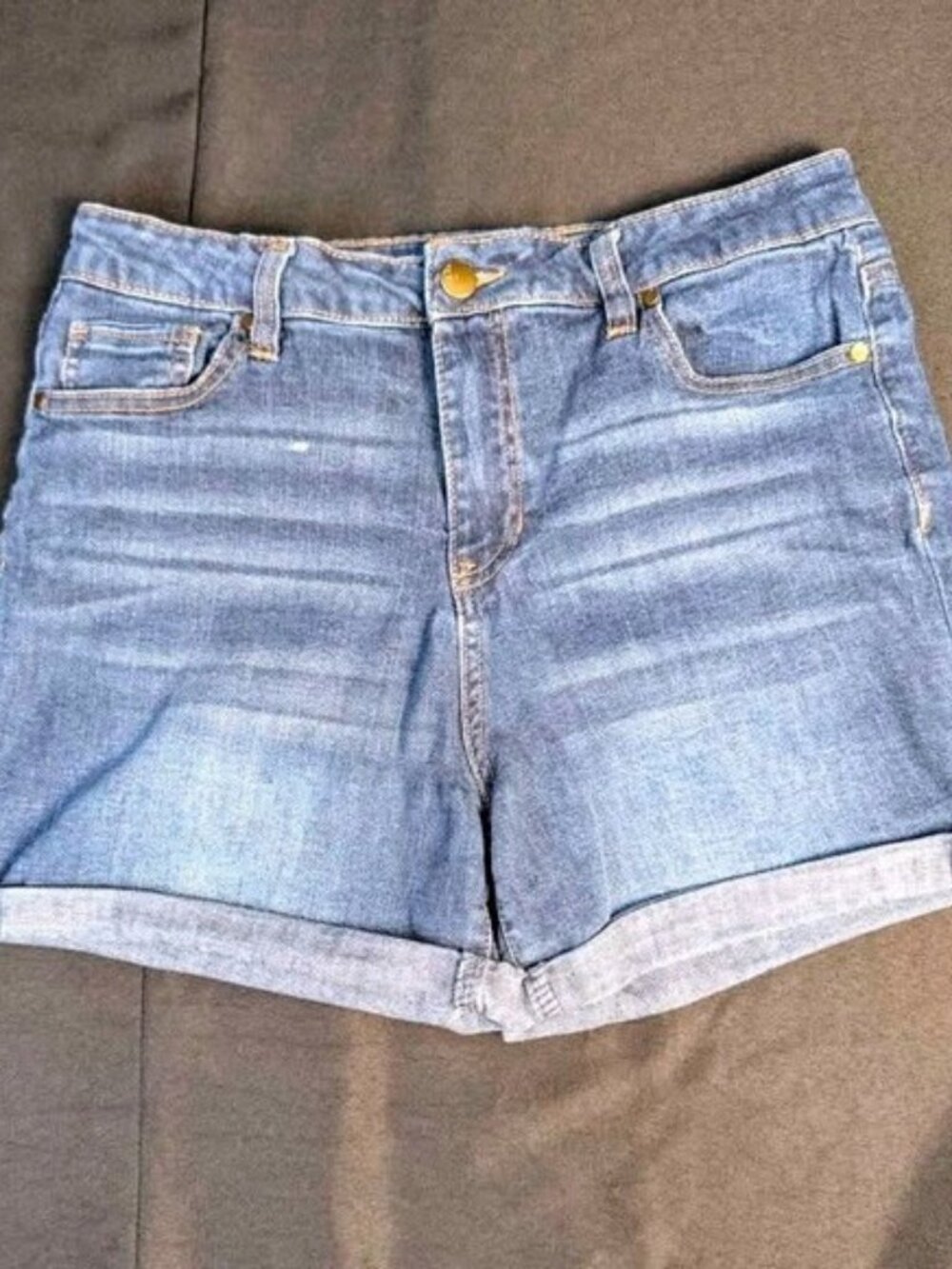d.jeans ~ Cuffed Denim Shorts ~ Women's Size 10 ~ Medium Wash ~Stretch/Roll Cuff